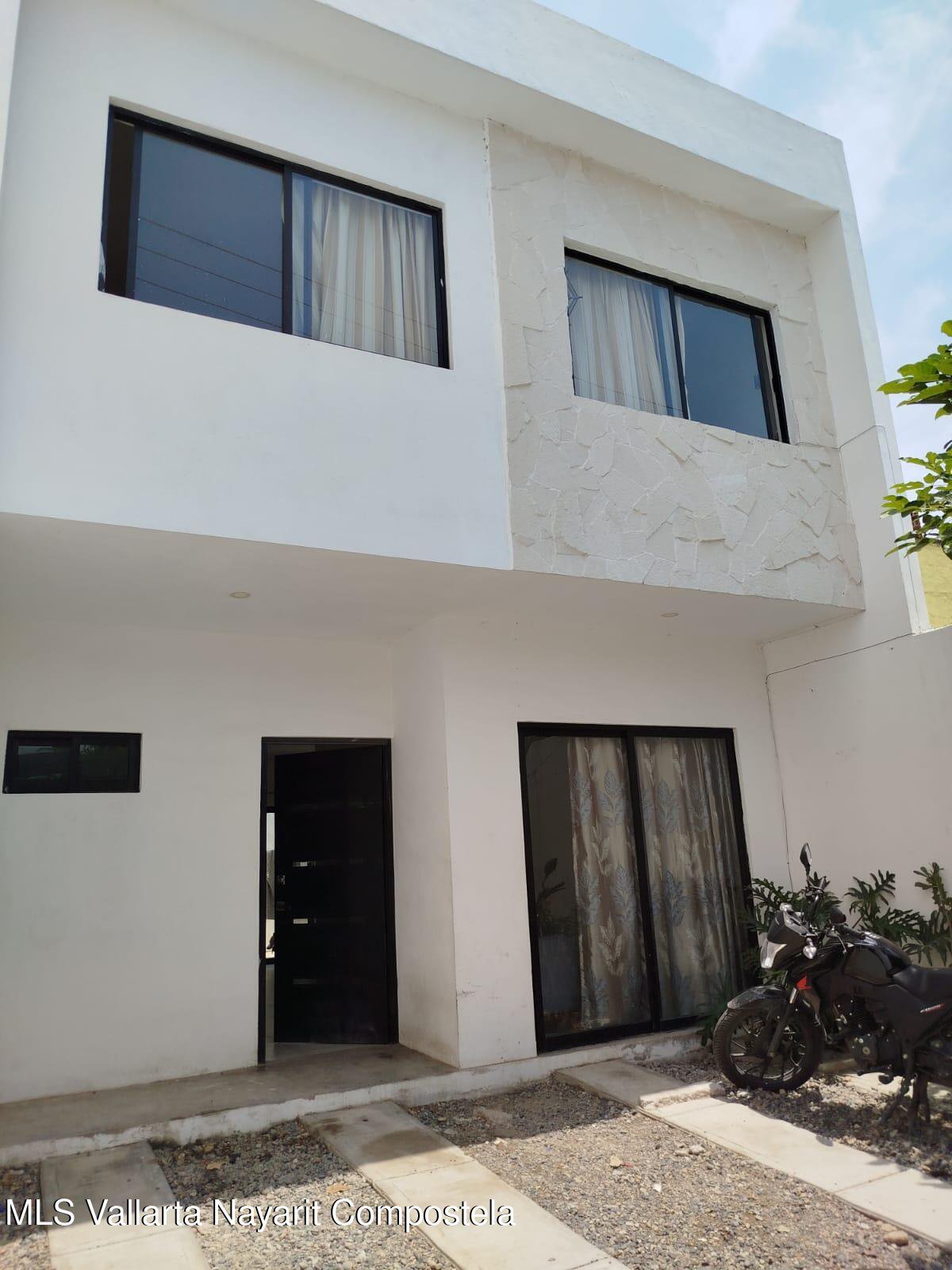 122 Universidad Valle de Atemajac, Puerto Vallarta, JALISCO N/A — Villas Universidad