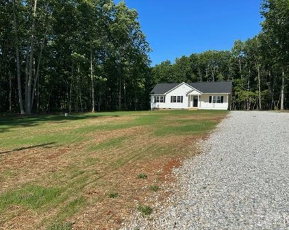 7099 Oakville Road, Appomattox