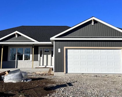 315 Crestview Lane, Lake Mills