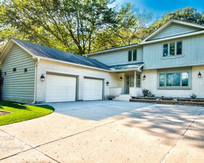 926 N Harrison Street, Algonquin