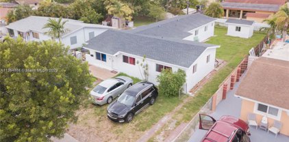 1225 W 31st St, Hialeah