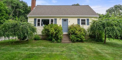 13 Huron Dr, Hudson