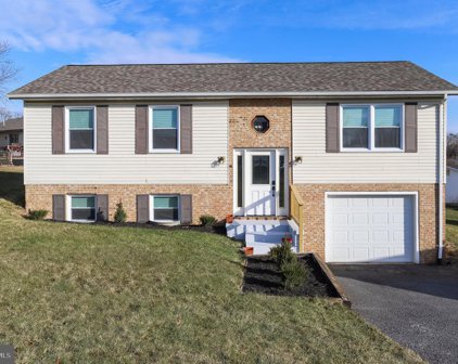 38 Yarrow Cir, Martinsburg