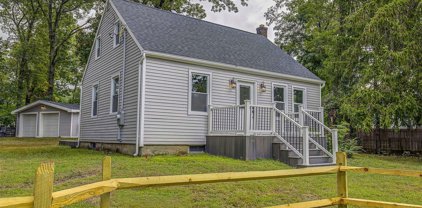 483 N Country Road, Sound Beach