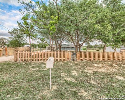 136 Rolling Hills Dr, La Vernia