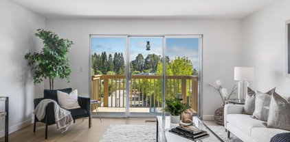 4050 Farm Hill BLVD 6, Redwood City