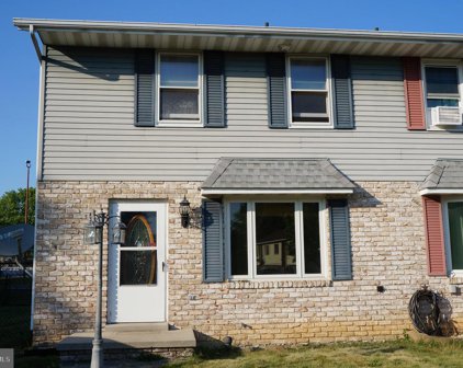 14 Stuart Cir, Hanover