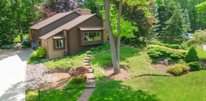 5755 BECKER, Oakland Twp