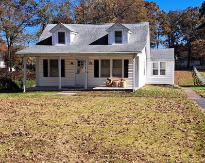 6131 Naval Ave, Lanham