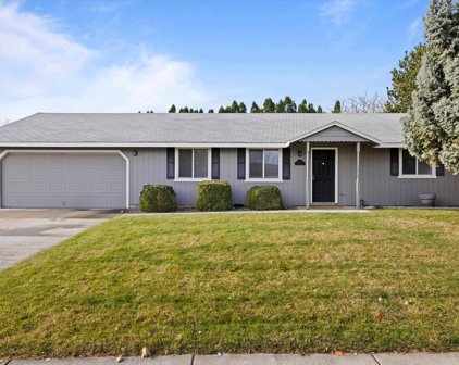 3033 Iris St., West Richland