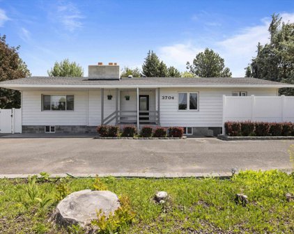3704 W 10th Ave., Kennewick