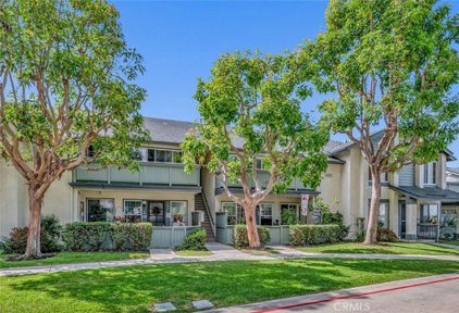 18232 Parkview Lane Unit 202, Huntington Beach