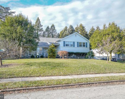 245 Barclay Cir, Cheltenham