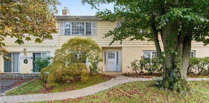 32 Harney Road, Eastchester