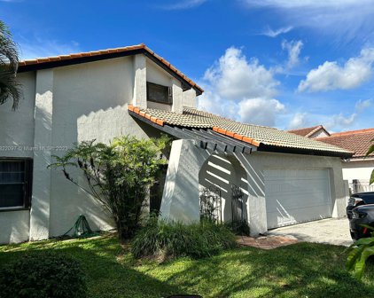 17322 Nw 61st Pl, Hialeah