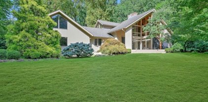 176 Sunset Road, Oyster Bay Cove