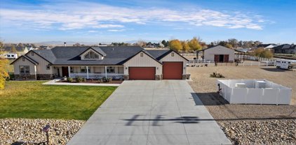 26077 Merlynn Ln, Middleton