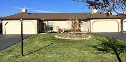240 Whitewood Drive, Streamwood