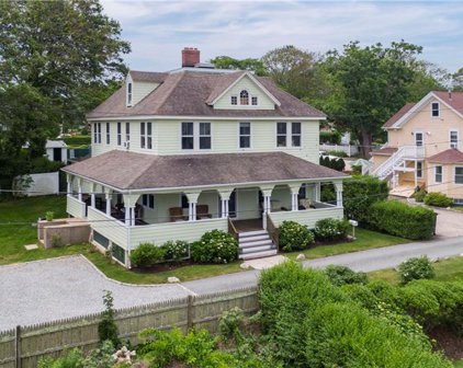 18 Mathewson  Street, Narragansett