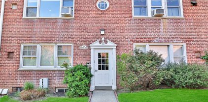 22 Leewood Circle Unit #4L, Eastchester