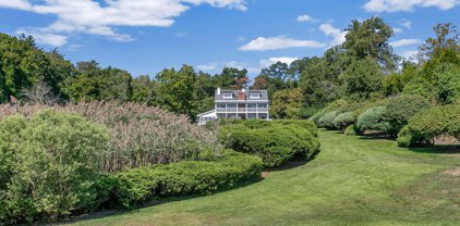 476 Navesink River Road, Red Bank