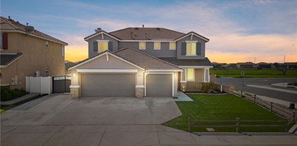 905 Finnegan Way, Perris