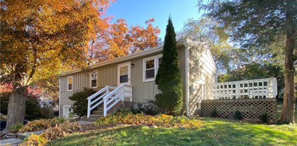 99 Spice Bush Trail, Narragansett