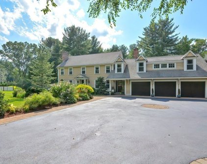 59 Fruit St, Hopkinton