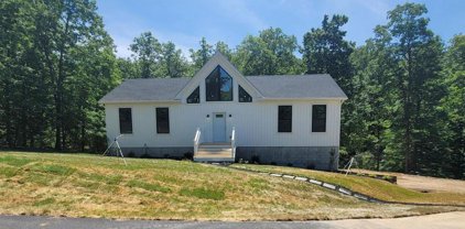 249 Fairview Oaks Ln, Berkeley Springs