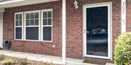 602 Yellow Hawthorn Circle, Summerville