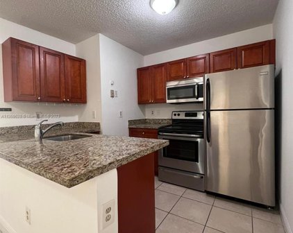 18324 Nw 68th Ave Unit #P, Hialeah