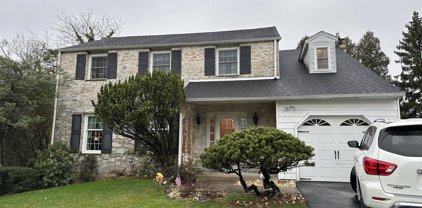 748 W Rolling Rd, Springfield