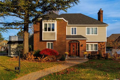 35 Oakdale Road, Rockville Centre