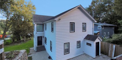 445 E Main Street, Yorktown