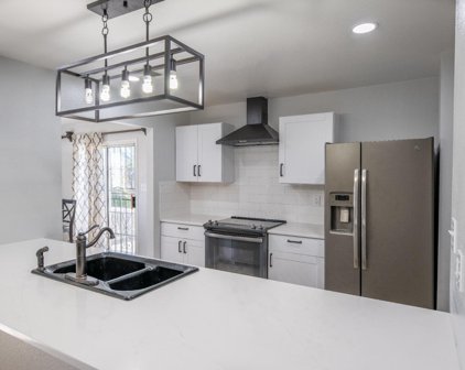 231 W 13th, Delano