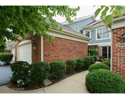 2065 N Charter Point Drive, Arlington Heights