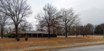 2400 N Crossover Road, Fayetteville