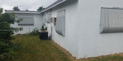 912 Ne 2nd Ct, Hallandale Beach