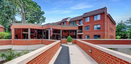 99 S Park Avenue Unit #213, Rockville Centre