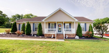 211 Warren Cir, Shelbyville