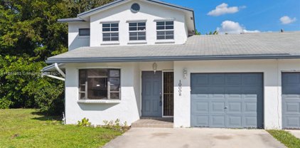 10008 Sw 14th St, Pembroke Pines