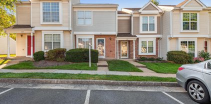 313 Lancaster Sq, Sterling