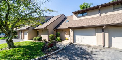 66 Deer Path Court, Tinton Falls