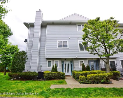 128 Commodore Drive, Staten Island