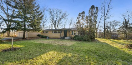 7495 Belt Line, Rockford