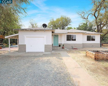 1120 Walnut Blvd, Brentwood