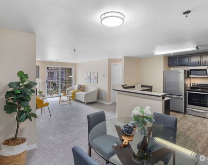 975 Aberdeen Avenue NE Unit #D201, Renton