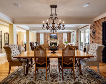 127 Las Brisas DR, Monterey