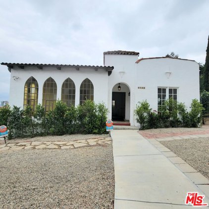 6526  Cerritos, Los Angeles