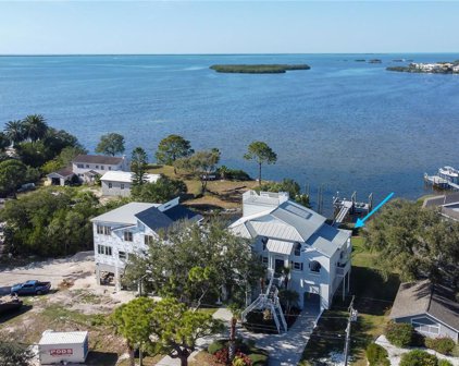 1638 Sea Breeze Dr, Tarpon Springs
